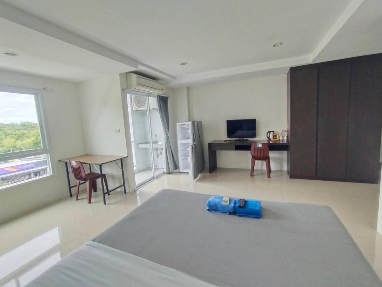 The Precious Aparthotel Hua Hin Exterior photo