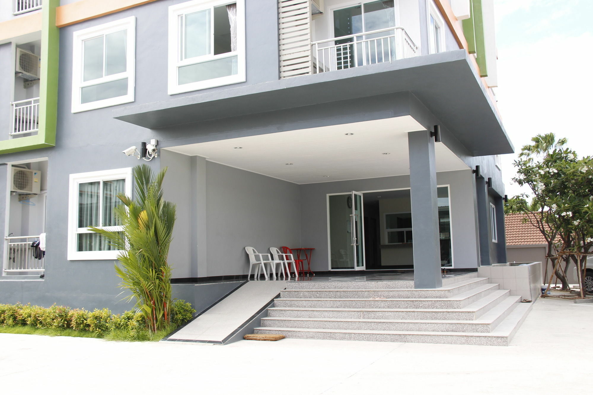 The Precious Aparthotel Hua Hin Exterior photo