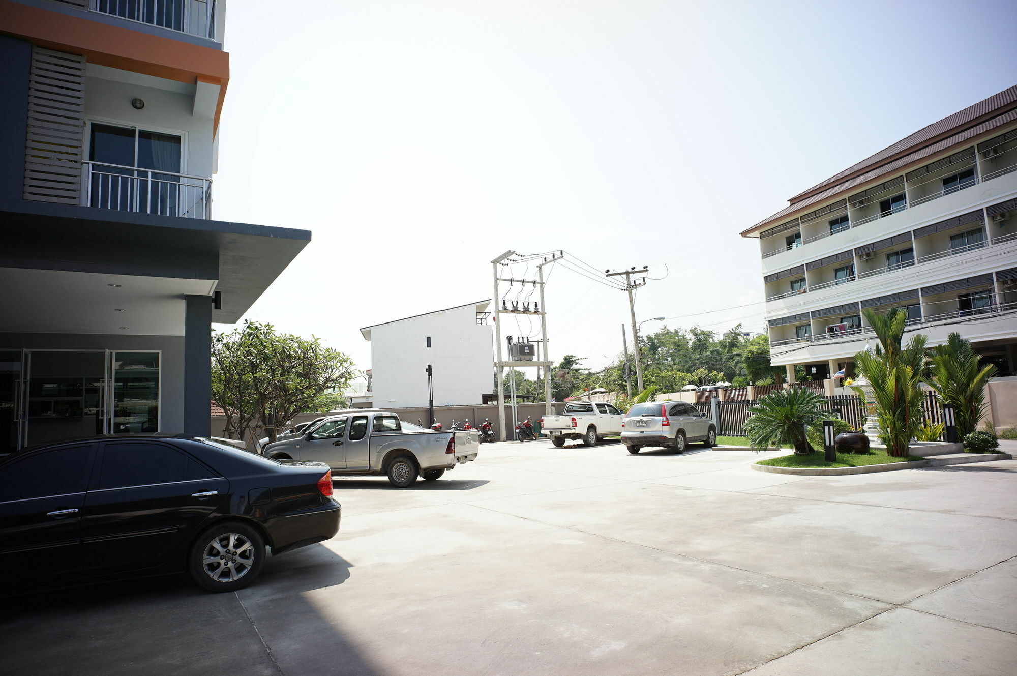 The Precious Aparthotel Hua Hin Exterior photo